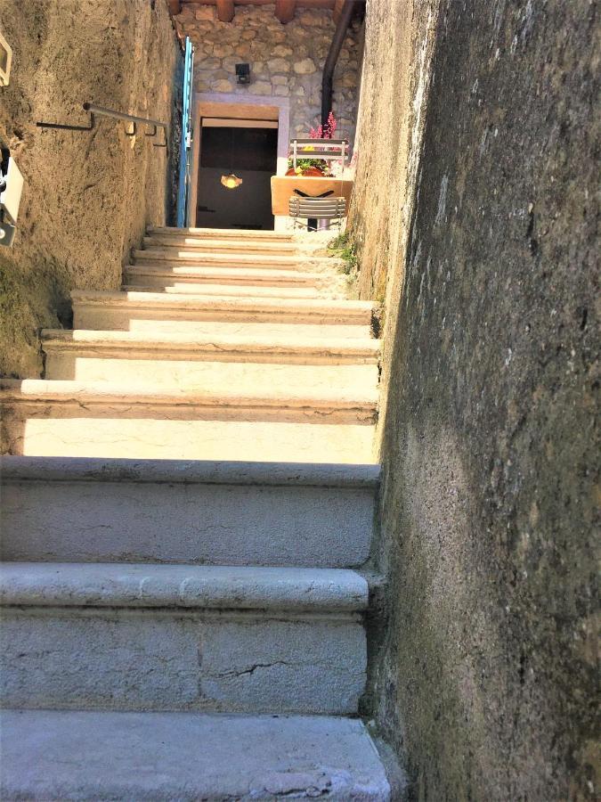 Il Girasole Lägenhet Caprino Veronese Exteriör bild